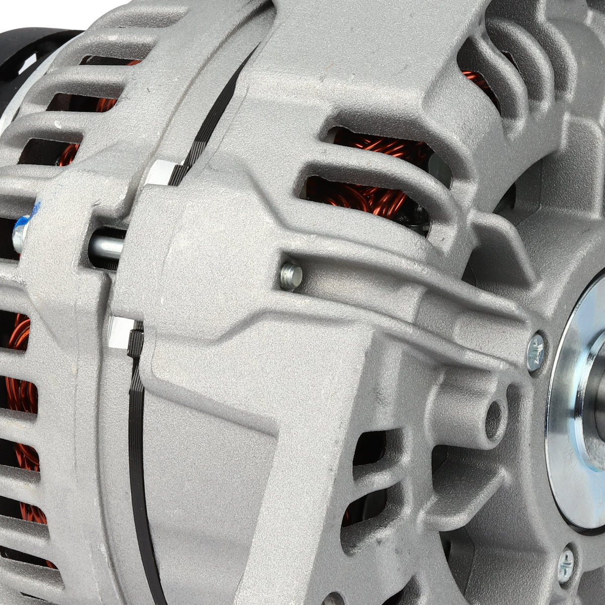 New Bosch Alternator, 28V / 150A Mercedes Actros
